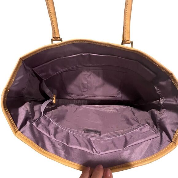 Purple and tan full top zip lined Hartmann tote with interior pockets - Picture 6 of 8